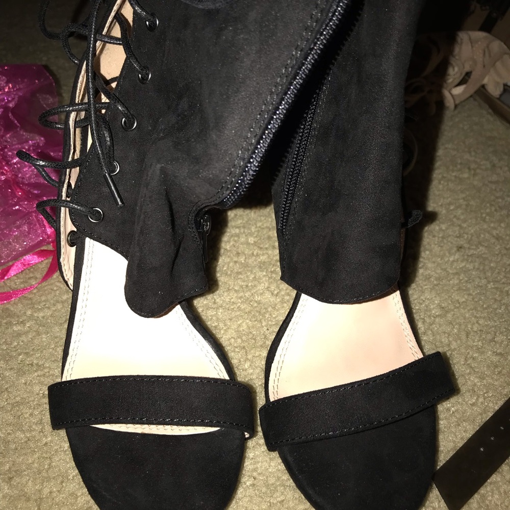 Heels - Picture 2 of 3